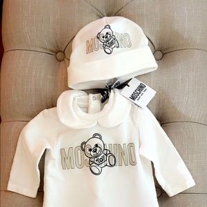 Authentic! Moschino Footie SET Size 1-3 months